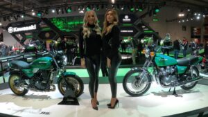 kawasaki-z400-facelift-diluncurkan-tampang-klasik-bertenaga-buas-dipertahankan-xry.jpg