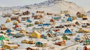 10-fakta-mengejutkan-tentang-nuuk-salah-satunya-ibu-kota-terkecil-di-dunia-xnf.jpg