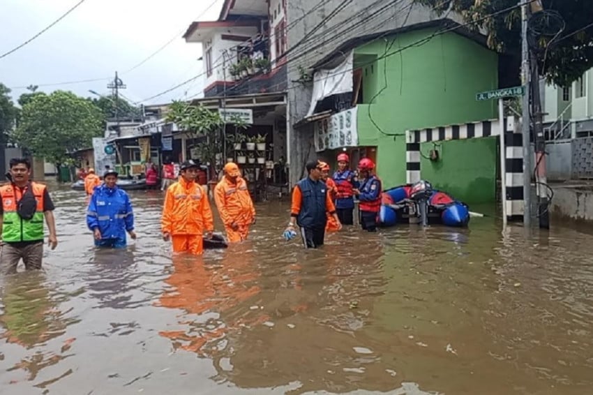 banjir-rendam-pondok-karya-setinggi-60-cm-ini-penampakannya-cvd.jpg