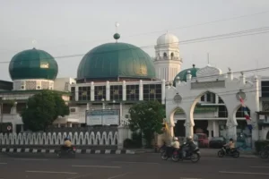 jadwal-salat-dan-imsakiyah-kota-surabaya-hari-ini-13-ramadan-1447-h-rqz.webp.webp