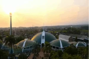jadwal-salat-dan-imsakiyah-kota-surabaya-hari-ini-27-ramadan-1447-h-wwb.webp.webp