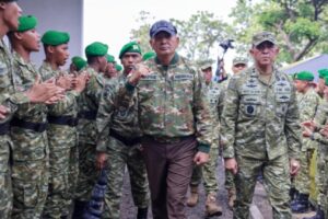 tinjau-pembangunan-yonif-tp-887ktm-menhan-untuk-pertahanan-dan-bantu-rakyat-fdm.jpg