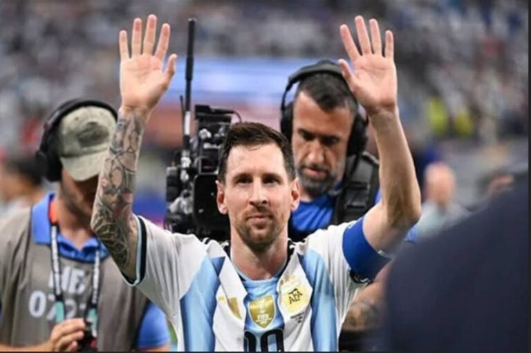 scaloni-berani-cadangkan-messi-ada-apa-ybj.jpg