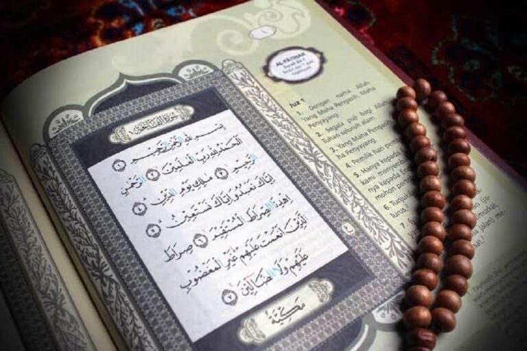 mengapa-surat-alfatihah-disebut-induk-alquran-ini-makna-dan-keistimewaannya-njz.jpg