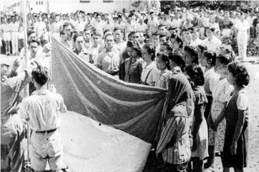 bukan-kain-biasa-ini-kisah-di-balik-bendera-pusaka-merah-putih-buatan-fatmawati-osu.jpg