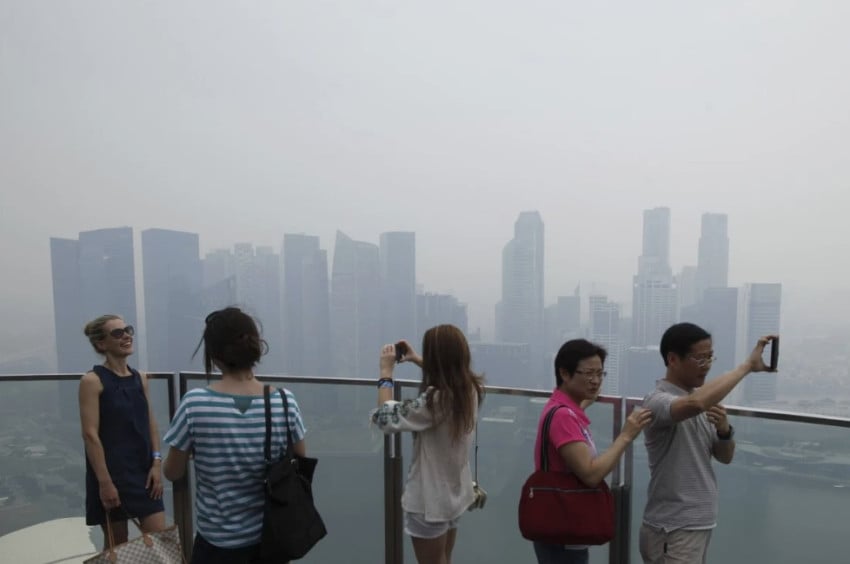 kabut-asap-karhutla-indonesia-mengancam-f1-singapura-2026-gow.jpg